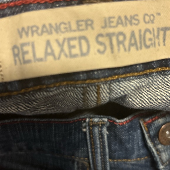 Wranglers | Relaxed Straight Jeans - Picture 3 of 7